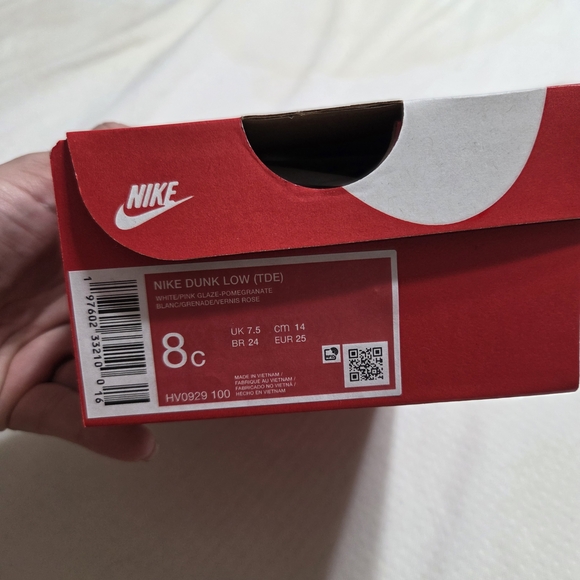 Nike Kids Sneakers in Pink and White - Picture 2 of 2